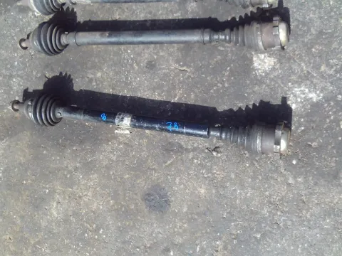 Ημιαξόνιο Εμπρός Δεξί 78 Μ - 10.5 Φ στην Κούπα του Σασμάν - Πάχος Μέσης 41 Χιλ - Πάχος Ε Μπιλιοφόρου 27 Χιλ για VW GOLF (1998 - 2004) Mk4 (1J1)  Ημιαξόνιο Εμπρός Δεξί 78 Μ - 10.5 Φ στην Κούπα του Σασμάν - Πάχος Μέσης 41 Χιλ - Πάχος Ε Μπιλιοφόρου 27 Χιλ για VW GOLF (1998 - 2004) Mk4 (1J1)