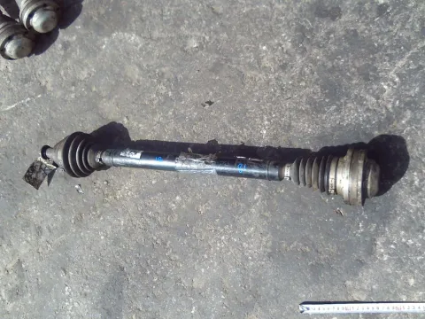 Ημιαξόνιο Εμπρός Δεξί 81 Μ - 10.5 Φ στην Κούπα του Σασμάν - Πάχος Μέσης 41 Χιλ - Πάχος Ε Μπιλιοφόρου 27 Χιλ για VW GOLF (2009 - 2013) Mk6 (5K1)  Ημιαξόνιο Εμπρός Δεξί 81 Μ - 10.5 Φ στην Κούπα του Σασμάν - Πάχος Μέσης 41 Χιλ - Πάχος Ε Μπιλιοφόρου 27 Χιλ για VW GOLF (2009 - 2013) Mk6 (5K1)