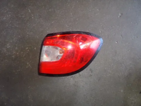 Φανάρι Πίσω Δεξί (Πλημμυρισμένο) για RENAULT CAPTUR (2014 - 2016)  Φανάρι Πίσω Δεξί (Πλημμυρισμένο) για RENAULT CAPTUR (2014 - 2016)