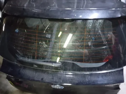 Πορτ-Μπαγκάζ για TOYOTA YARIS (2020 - ) (XP210)  Πορτ-Μπαγκάζ για TOYOTA YARIS (2020 - ) (XP210)