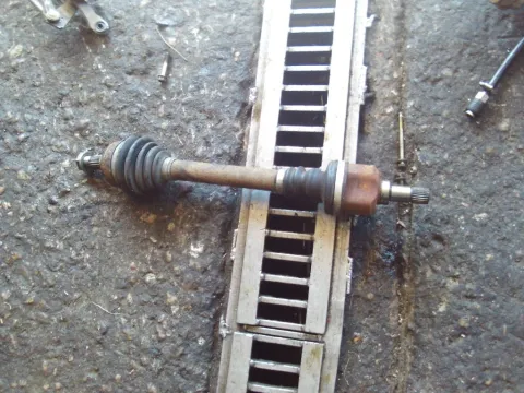 Ημιαξόνιο Εμπρός Αριστερό για PEUGEOT 307 (2005 - 2008) 1600 (9HZ) (DV6TED4) Diesel 110 HDi 16V  Ημιαξόνιο Εμπρός Αριστερό για PEUGEOT 307 (2005 - 2008) 1600 (9HZ) (DV6TED4) Diesel 110 HDi 16V