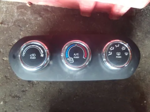 Χειριστήρια Καλοριφέρ 07356461040 για JEEP RENEGADE (2014 - )  Χειριστήρια Καλοριφέρ 07356461040 για JEEP RENEGADE (2014 - )