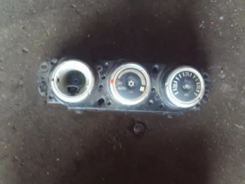 Χειριστήρια Καλοριφέρ 7820A72XC για MITSUBISHI LANCER (1997 - 2004) (CK)  Χειριστήρια Καλοριφέρ 7820A72XC για MITSUBISHI LANCER (1997 - 2004) (CK)
