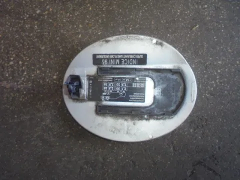 Καπάκι Από Πορτάκι Βενζίνης για MERCEDES SLK (2004 - 2008) (R171)  -  Καπάκι Από Πορτάκι Βενζίνης για MERCEDES SLK (2004 - 2008) (R171)  -