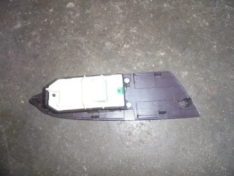 Διακόπτης Παραθύρων Κεντρικός Αριστερής 2πλος 20pin για TOYOTA IQ (2009 - ) (AJ1)  - 