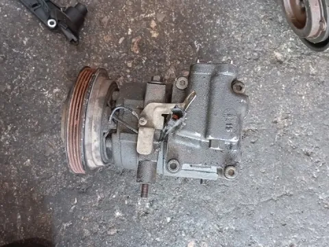 Συμπιεστής A-C (Κομπρέσορας) για HYUNDAI LANTRA (1995 - 1998) (J2) Sedan - 4dr 1600 G4GR petrol 114  Συμπιεστής A-C (Κομπρέσορας) για HYUNDAI LANTRA (1995 - 1998) (J2) Sedan - 4dr 1600 G4GR petrol 114