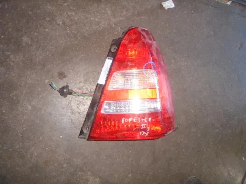 Φανάρι Πίσω Δεξί (Ραγισμένο) για SUBARU FORESTER (2002 - 2005) (SG)  Φανάρι Πίσω Δεξί (Ραγισμένο) για SUBARU FORESTER (2002 - 2005) (SG)