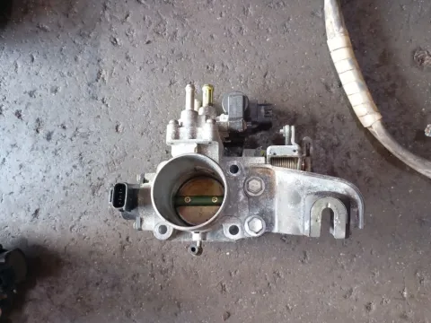 Σώμα Πεταλούδας 2227016090 για TOYOTA COROLLA (2000 - 2002) (ZE111)  ΤΕΛΑΡΟ 64"(πισω σκαλα) Σώμα Πεταλούδας 2227016090 για TOYOTA COROLLA (2000 - 2002) (ZE111)  ΤΕΛΑΡΟ 64"(πισω σκαλα)