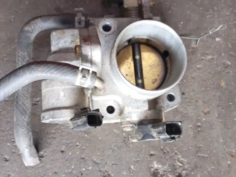 Σώμα Πεταλούδας 1985001031 για MAZDA 323 (1998 - 2000) (BJ)  ΤΕΛΑΡΟ 62"(πισω σκαλα) Σώμα Πεταλούδας 1985001031 για MAZDA 323 (1998 - 2000) (BJ)  ΤΕΛΑΡΟ 62"(πισω σκαλα)