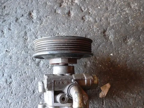 Αντλία Υδραυλικού Τιμονιού Μεταχειρισμένος για VW GOLF (1998 - 2004) Mk4 (1J1) Hatchback - 5dr  Αντλία Υδραυλικού Τιμονιού Μεταχειρισμένος για VW GOLF (1998 - 2004) Mk4 (1J1) Hatchback - 5dr