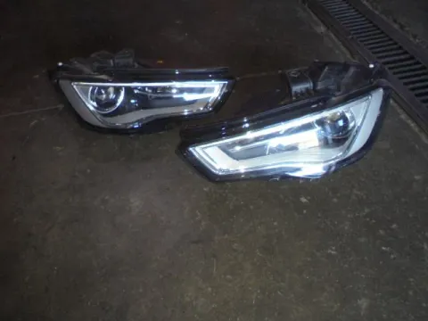 Μούρη (Χ. καπό με φτερά) (Φανάρια XENON) για AUDI A3 (2014 - ) *Γ* -  Μούρη (Χ. καπό με φτερά) (Φανάρια XENON) για AUDI A3 (2014 - ) *Γ* -