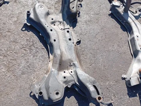 Γέφυρα Εμπρός Οριζόντια για TOYOTA AURIS (2009 - 2013) *ΔΒ* Γέφυρα Εμπρός Οριζόντια για TOYOTA AURIS (2009 - 2013) *ΔΒ*