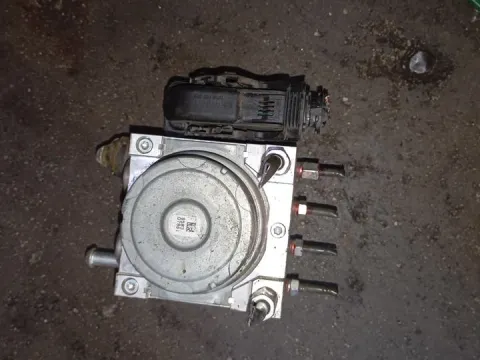 Μονάδα ABS 5611068PA για SUZUKI BALENO (2015 - 2022) ()  Μονάδα ABS 5611068PA για SUZUKI BALENO (2015 - 2022) ()