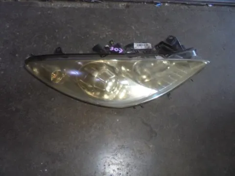 Φανάρι Εμπρός Δεξί (Σπασμένη Βάση) για PEUGEOT 307 (2005 - 2008)  Φανάρι Εμπρός Δεξί (Σπασμένη Βάση) για PEUGEOT 307 (2005 - 2008)
