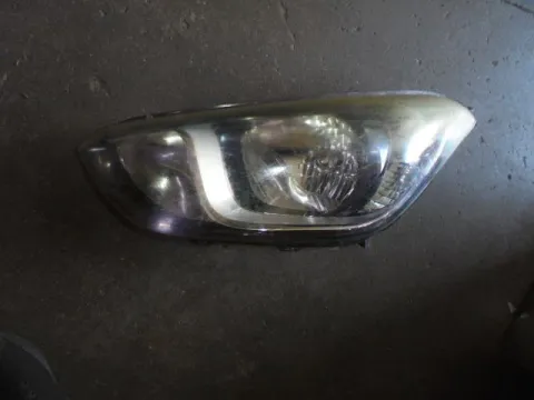 Φανάρι Εμπρός Αριστερό (Σπασμένη Βάση) για HYUNDAI i20 (2012 - 2015) ( )  Φανάρι Εμπρός Αριστερό (Σπασμένη Βάση) για HYUNDAI i20 (2012 - 2015) ( )
