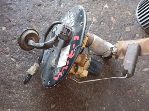Αντλία Καυσίμου (Τρόμπα Βενζίνης) για TOYOTA AVENSIS (1997 - 2000) (T220)  Αντλία Καυσίμου (Τρόμπα Βενζίνης) για TOYOTA AVENSIS (1997 - 2000) (T220)