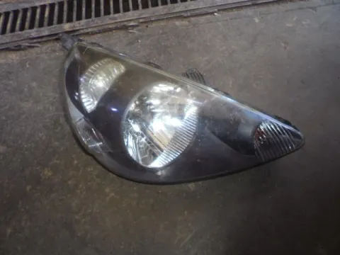 Φανάρι Εμπρός Δεξί (Σπασμένη Βάση) για HONDA JAZZ (2002 - 2005) (GD)  Φανάρι Εμπρός Δεξί (Σπασμένη Βάση) για HONDA JAZZ (2002 - 2005) (GD)