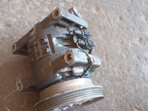 Συμπιεστής A-C (Κομπρέσορας) για NISSAN SUNNY (1991 - 1995) (N14)  Συμπιεστής A-C (Κομπρέσορας) για NISSAN SUNNY (1991 - 1995) (N14)