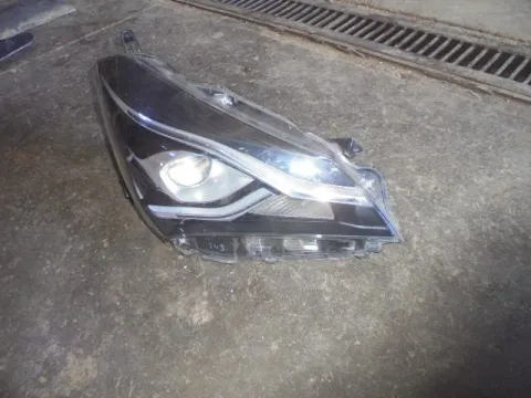 Φανάρι Εμπρός Δεξί LED (Ελαττωματικό LED) για TOYOTA YARIS (2017 - 2020) Φανάρι Εμπρός Δεξί LED (Ελαττωματικό LED) για TOYOTA YARIS (2017 - 2020)