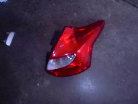 Φανάρι Πίσω Δεξί (Ελαττωματικό) για FORD FOCUS (2011 - 2014) () Hatchback - 5dr  Φανάρι Πίσω Δεξί (Ελαττωματικό) για FORD FOCUS (2011 - 2014) () Hatchback - 5dr