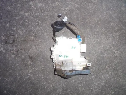 Ηλεκτρομαγνητική Κλειδαριά Εμπρός Δεξιά 5pin για AUDI A3 (2014 - 2016) (8V)  Ηλεκτρομαγνητική Κλειδαριά Εμπρός Δεξιά 5pin για AUDI A3 (2014 - 2016) (8V)