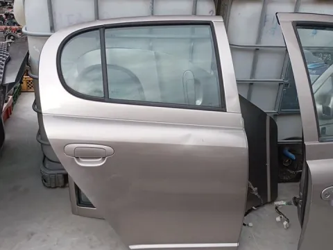 Πόρτα Πίσω Δεξιά για TOYOTA YARIS (2003 - 2005) (XP10) *Ε* Πόρτα Πίσω Δεξιά για TOYOTA YARIS (2003 - 2005) (XP10) *Ε*