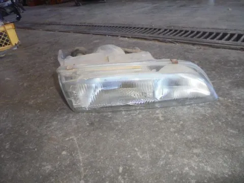 Φανάρι Εμπρός Δεξί (Σπασμένη Βάση) για HYUNDAI H-100 (1993 - 1994)  Φανάρι Εμπρός Δεξί (Σπασμένη Βάση) για HYUNDAI H-100 (1993 - 1994)