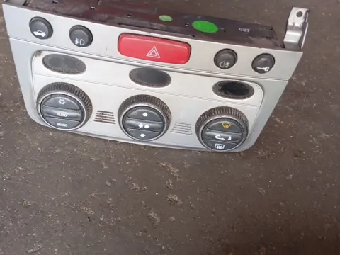Χειριστήρια Καλοριφέρ 52492078 για ALFA ROMEO GT (2004 - 2007)  Χειριστήρια Καλοριφέρ 52492078 για ALFA ROMEO GT (2004 - 2007)