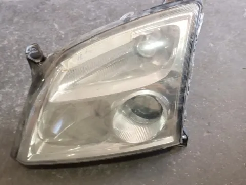 Φανάρι Εμπρός Αριστερό (Ραγισμένο) για OPEL VECTRA (2002 - 2005) C  Φανάρι Εμπρός Αριστερό (Ραγισμένο) για OPEL VECTRA (2002 - 2005) C
