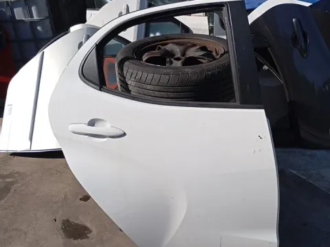 Πόρτα Πίσω Δεξιά για TOYOTA YARIS (2020 - ) (XP210)  Πόρτα Πίσω Δεξιά για TOYOTA YARIS (2020 - ) (XP210)