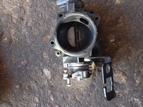 Σώμα Πεταλούδας 988FDE για FORD MONDEO (1996 - 2000) Mk2  ΤΕΛΑΡΟ 61"(πισω σκαλα) Σώμα Πεταλούδας 988FDE για FORD MONDEO (1996 - 2000) Mk2  ΤΕΛΑΡΟ 61"(πισω σκαλα)