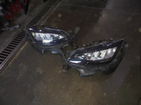 Μούρη (με καπό και φτερά) για SEAT ARONA (2017 - )  Μούρη (με καπό και φτερά) για SEAT ARONA (2017 - )