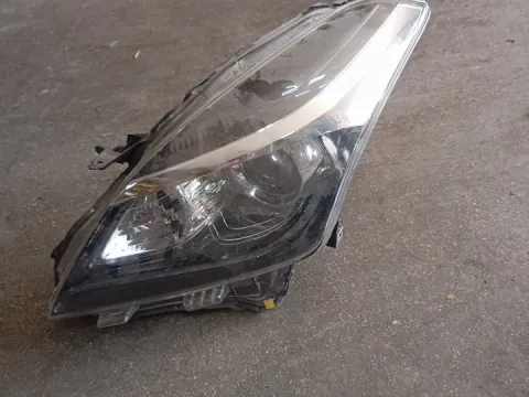 Φανάρι Εμπρός Αριστερό Xenon (Σπασμένη Βάση)  για SUZUKI BALENO (2015 - 2022) ()  Φανάρι Εμπρός Αριστερό Xenon (Σπασμένη Βάση)  για SUZUKI BALENO (2015 - 2022) ()