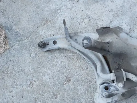 Ψαλίδι Εμπρός Αριστερό για TOYOTA YARIS (2012 - 2014) ( ) *ΔΒ* Ψαλίδι Εμπρός Αριστερό για TOYOTA YARIS (2012 - 2014) ( ) *ΔΒ*