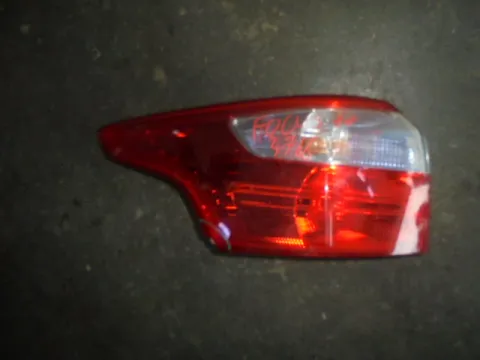 Φανάρι Πίσω Αριστερό (Ελαττωματικό) για FORD FOCUS (2011 - 2014) () S-Wagon - 5dr  Φανάρι Πίσω Αριστερό (Ελαττωματικό) για FORD FOCUS (2011 - 2014) () S-Wagon - 5dr