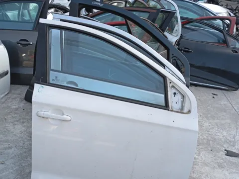 Πόρτα Εμπρός Δεξιά για HYUNDAI i20 (2009 - 2011) Hatchback - 5dr *Γ* Πόρτα Εμπρός Δεξιά για HYUNDAI i20 (2009 - 2011) Hatchback - 5dr *Γ*