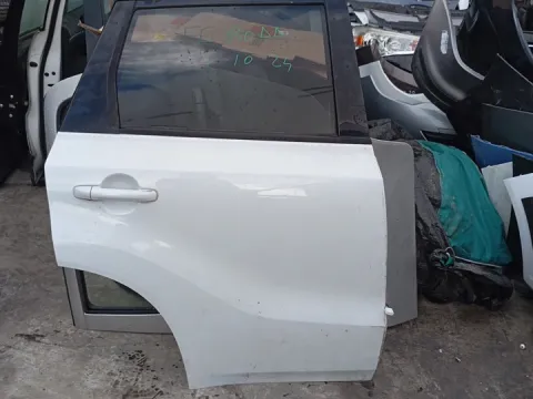 Πόρτα Πίσω Δεξιά για SUZUKI VITARA (2015 - ) *E* Πόρτα Πίσω Δεξιά για SUZUKI VITARA (2015 - ) *E*