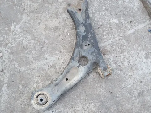 Ψαλίδι Εμπρός Αριστερό για VW GOLF (2004 - 2008) Mk5 (1K1) 