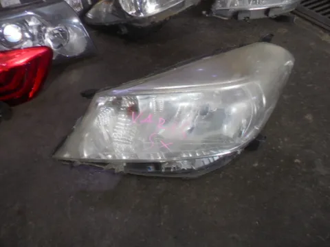 Φανάρι Εμπρός Αριστερό (Σπασμένη Βάση) για TOYOTA YARIS (2012 - 2014) ( )  Φανάρι Εμπρός Αριστερό (Σπασμένη Βάση) για TOYOTA YARIS (2012 - 2014) ( )