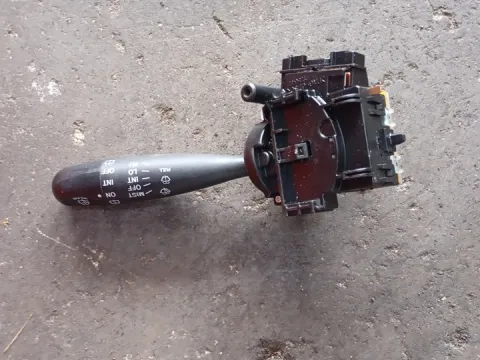 Διακόπτης Υαλοκαθαριστήρων 173647 για TOYOTA COROLLA (2002 - 2004) (E120)  "ΤΕΛΑΡΟ 1" (κατω σκαλα) Διακόπτης Υαλοκαθαριστήρων 173647 για TOYOTA COROLLA (2002 - 2004) (E120)  "ΤΕΛΑΡΟ 1" (κατω σκαλα)