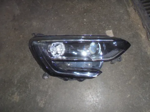 Φανάρι Εμπρός Δεξί LED (Σπασμένη Βάση) για RENAULT MEGANE (2016 - )  Φανάρι Εμπρός Δεξί LED (Σπασμένη Βάση) για RENAULT MEGANE (2016 - )