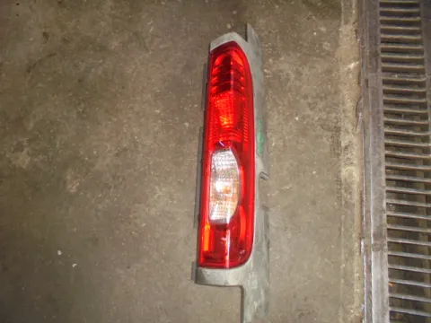 Φανάρι Πίσω Δεξί (Ραγισμένο) για RENAULT TRAFFIC (2006 - 2014) (FL)  Φανάρι Πίσω Δεξί (Ραγισμένο) για RENAULT TRAFFIC (2006 - 2014) (FL)