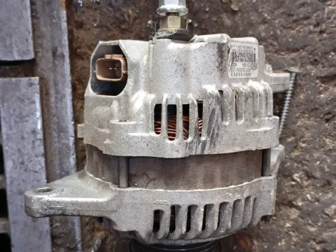 Δυναμό - Εναλλάκτης για MITSUBISHI COLT (2005 - 2008 ) (CZ)  Δυναμό - Εναλλάκτης για MITSUBISHI COLT (2005 - 2008 ) (CZ)