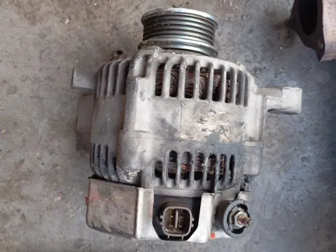 Δυναμό - Εναλλάκτης για TOYOTA AVENSIS (2000 - 2003) (T220) 2000 1CD-FTV diesel 110 D-4D  Δυναμό - Εναλλάκτης για TOYOTA AVENSIS (2000 - 2003) (T220) 2000 1CD-FTV diesel 110 D-4D
