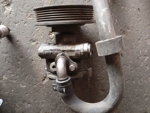 Αντλία Υδραυλικού Τιμονιού Μεταχειρισμένος για VW GOLF (1998 - 2004) Mk4 (1J1)  Αντλία Υδραυλικού Τιμονιού Μεταχειρισμένος για VW GOLF (1998 - 2004) Mk4 (1J1)