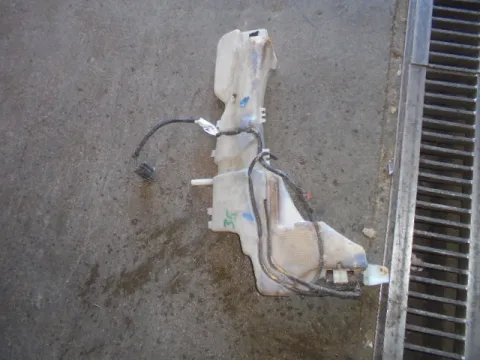 Δοχείο Υαλοκαθαριστήρων Με Μοτέρ για FORD KUGA (2008 - 2012)  Δοχείο Υαλοκαθαριστήρων Με Μοτέρ για FORD KUGA (2008 - 2012)