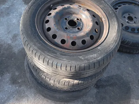 Ζαντολάστιχο 4άδα NORAUTO 185/60R15 για HYUNDAI i20 (2009 - 2011) Hatchback - 5dr *ΔΒ* Ζαντολάστιχο 4άδα NORAUTO 185/60R15 για HYUNDAI i20 (2009 - 2011) Hatchback - 5dr *ΔΒ*