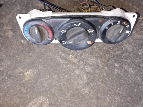 Χειριστήρια Καλοριφέρ 98AB18C419 για FORD FOCUS (2002 - 2004) Mk1b  Χειριστήρια Καλοριφέρ 98AB18C419 για FORD FOCUS (2002 - 2004) Mk1b