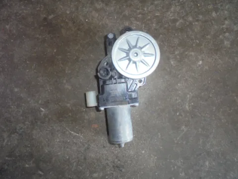Γρύλος Παραθύρου Μοτερ Πίσω Δεξί 2pin για SUZUKI VITARA (2015 - )  Γρύλος Παραθύρου Μοτερ Πίσω Δεξί 2pin για SUZUKI VITARA (2015 - )