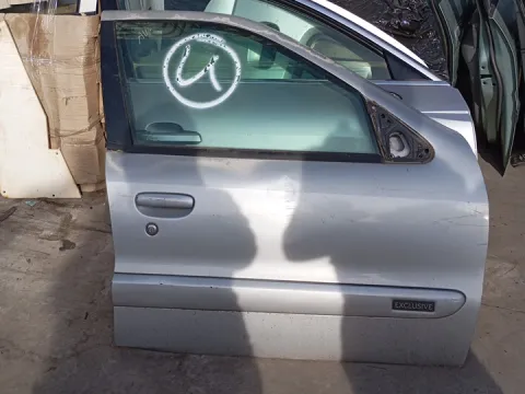 Πόρτα Εμπρός Δεξιά (Λιγο Χτυπημένη)  για CITROEN XSARA (2000 - 2003) *Γ* Πόρτα Εμπρός Δεξιά (Λιγο Χτυπημένη)  για CITROEN XSARA (2000 - 2003) *Γ*